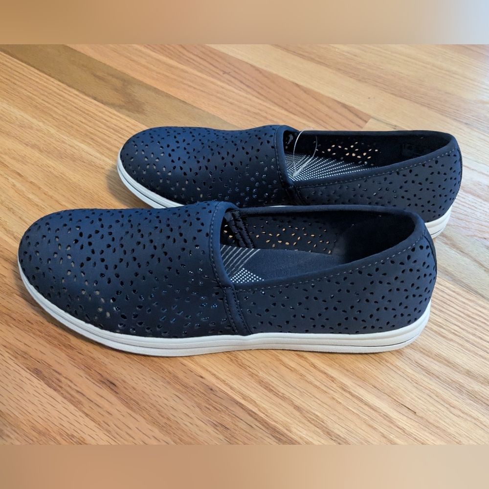 Clarks Cloudsteppers Women's Navy Slip-On Shoes, Size 9 1/2